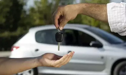 Car Sale : పాత కారు అమ్మేటప్పుడు జాగ్రత్త.. ఈ 5 విషయాలు గుర్తుంచుకోకపోతే మీకే ముప్పు! Car Sale : పాత కారు అమ్మేటప్పుడు జాగ్రత్త.. ఈ 5 విషయాలు గుర్తుంచుకోకపోతే మీకే ముప్పు!