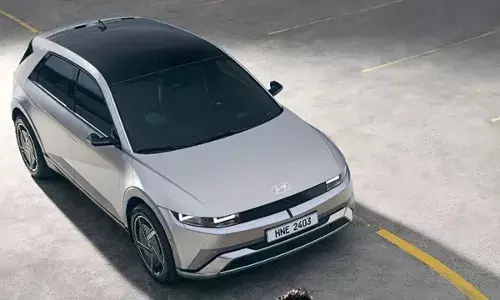 Hyundai Ioniq 5 : పాత స్టాక్ క్లియర్ చేయడానికి హ్యుందాయ్ కారుపై రూ.7 లక్షల భారీ డిస్కౌంట్. Hyundai Ioniq 5 : పాత స్టాక్ క్లియర్ చేయడానికి హ్యుందాయ్ కారుపై రూ.7 లక్షల భారీ డిస్కౌంట్.