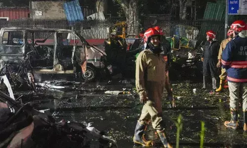 ఢిల్లీ దాడుల వెనక సంచలన నిజాలు.. వాళ్లంతా పెద్ద ప్లానే చేశారా..?