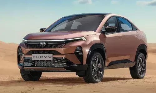 Tata Curvv SUV : క్రెటా, సెల్టోస్లకు గట్టి పోటీ.. కొత్త ఫీచర్లతో లాంచ్ అయిన టాటా కర్వ్. Tata Curvv SUV : క్రెటా, సెల్టోస్లకు గట్టి పోటీ.. కొత్త ఫీచర్లతో లాంచ్ అయిన టాటా కర్వ్.