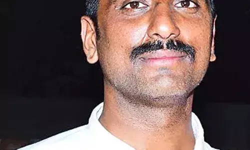 సతీష్ మృతదేహంపై గాయాలు.. అంతా అనుమానమే..? సతీష్ మృతదేహంపై గాయాలు.. అంతా అనుమానమే..?