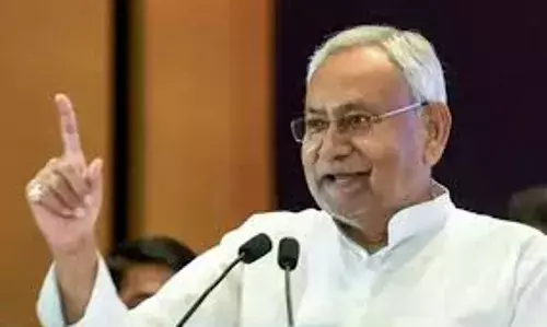 Bihar Politics: సీఎంగా నితీష్ కుమార్, 19-20 తేదీల్లో ప్రమాణ స్వీకారం జరిగే ఛాన్స్.. Bihar Politics: సీఎంగా నితీష్ కుమార్, 19-20 తేదీల్లో ప్రమాణ స్వీకారం జరిగే ఛాన్స్..