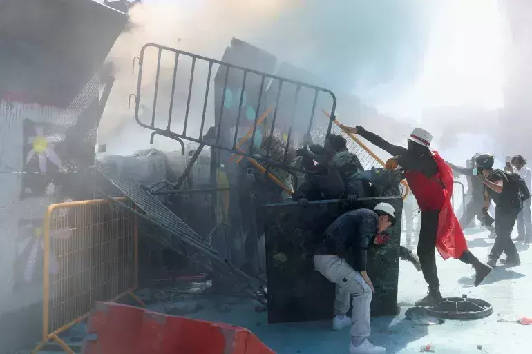 Mexico Protests: మెక్సికోలో జెన్-జెడ్ తిరుగుబాటు! Mexico Protests: మెక్సికోలో జెన్-జెడ్ తిరుగుబాటు!