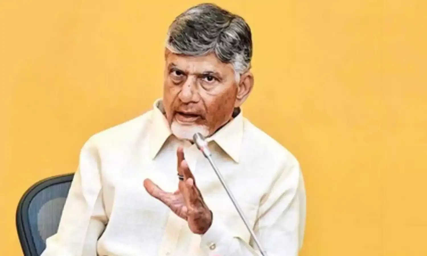 CBN: టీడీపీ ఎమ్మెల్యేలకు టైమ్టేబుల్..! CBN: టీడీపీ ఎమ్మెల్యేలకు టైమ్టేబుల్..!
