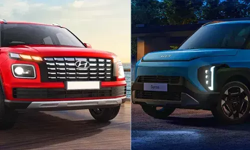 Hyundai Venue vs Kia Syros : పోరు మామూలుగా లేదు.. 2025 హ్యుందాయ్ వెన్యూ VS కియా సిరోస్.. ఏ కారు బెటర్ ? Hyundai Venue vs Kia Syros : పోరు మామూలుగా లేదు.. 2025 హ్యుందాయ్ వెన్యూ VS కియా సిరోస్.. ఏ కారు బెటర్ ?