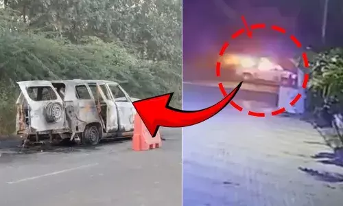 Gujarat: అర్ధరాత్రి అంబులెన్స్‌లో మంటలు.. నలుగురు సజీవదహనం