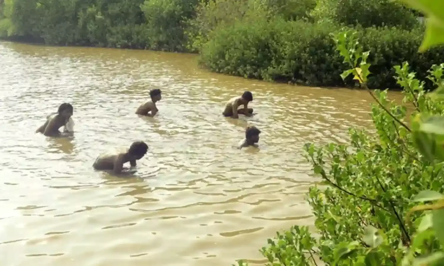 శబరిమల యాత్రీకులను హెచ్చరించిన కర్ణాటక.. నీళ్లలో మెదడును తినే అమీబా..