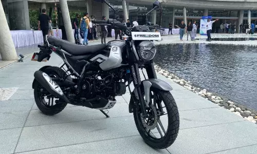 Bajaj Freedom 125 CNG : రూ.90,976 కే 332 కి.మీ మైలేజ్.. మార్కెట్లో సంచలనం సృష్టిస్తున్న చౌక బైక్. Bajaj Freedom 125 CNG : రూ.90,976 కే 332 కి.మీ మైలేజ్.. మార్కెట్లో సంచలనం సృష్టిస్తున్న చౌక బైక్.