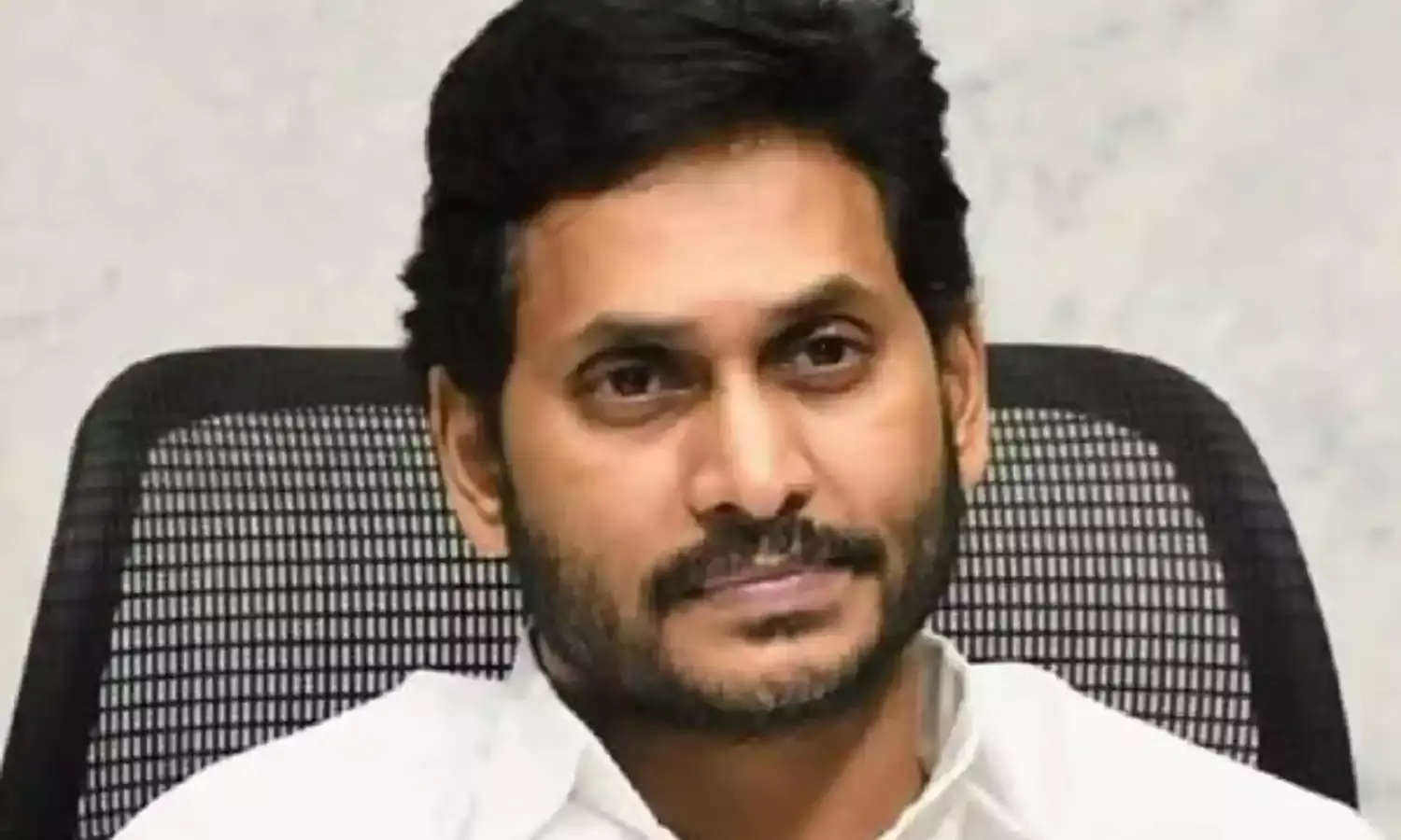 YS Jagan : రేపు కోర్టు ముందుకు జగన్.. చట్టం ముందు అంతా సమానమే..