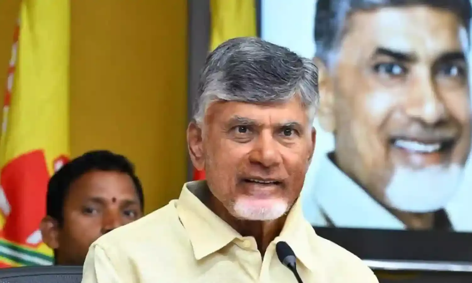CM Chandrababu : ఇన్వెస్టర్లకు రెడ్ కార్పెట్..పరిశ్రమలకు ఇక తిప్పలుండవు..చంద్రబాబు సర్కార్ కొత్త విధానం.
