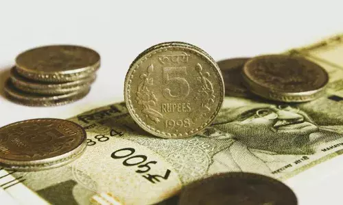 Money Lessons : సంపాదించే ప్రతి పైసా ఖర్చవుతుందా? ఈ 5 టిప్స్ పాటిస్తే మీ జేబు ఎప్పుడూ ఖాళీ అవ్వదు. Money Lessons : సంపాదించే ప్రతి పైసా ఖర్చవుతుందా? ఈ 5 టిప్స్ పాటిస్తే మీ జేబు ఎప్పుడూ ఖాళీ అవ్వదు.