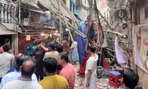 Bangladesh: బంగ్లాదేశ్ లో భూకంపం.. ఆరుగురు మృతి Bangladesh: బంగ్లాదేశ్ లో భూకంపం.. ఆరుగురు మృతి