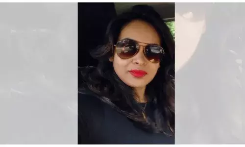 Karnataka: ముఖ్యమంత్రి నియోజకవర్గంలో అధికారి.. బదిలీ భయంతో ఆత్మహత్యాయత్నం Karnataka: ముఖ్యమంత్రి నియోజకవర్గంలో అధికారి.. బదిలీ భయంతో ఆత్మహత్యాయత్నం