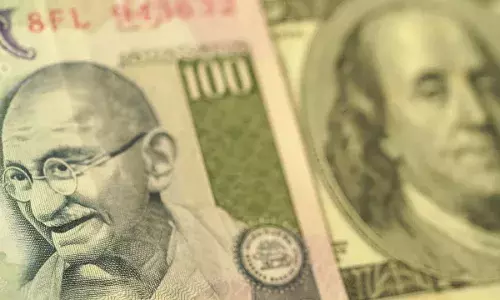 Rupee : రూపాయికి ఏమైంది? డాలర్ ముందు తలొంచింది... అసలు కారణాలివే! Rupee : రూపాయికి ఏమైంది? డాలర్ ముందు తలొంచింది... అసలు కారణాలివే!