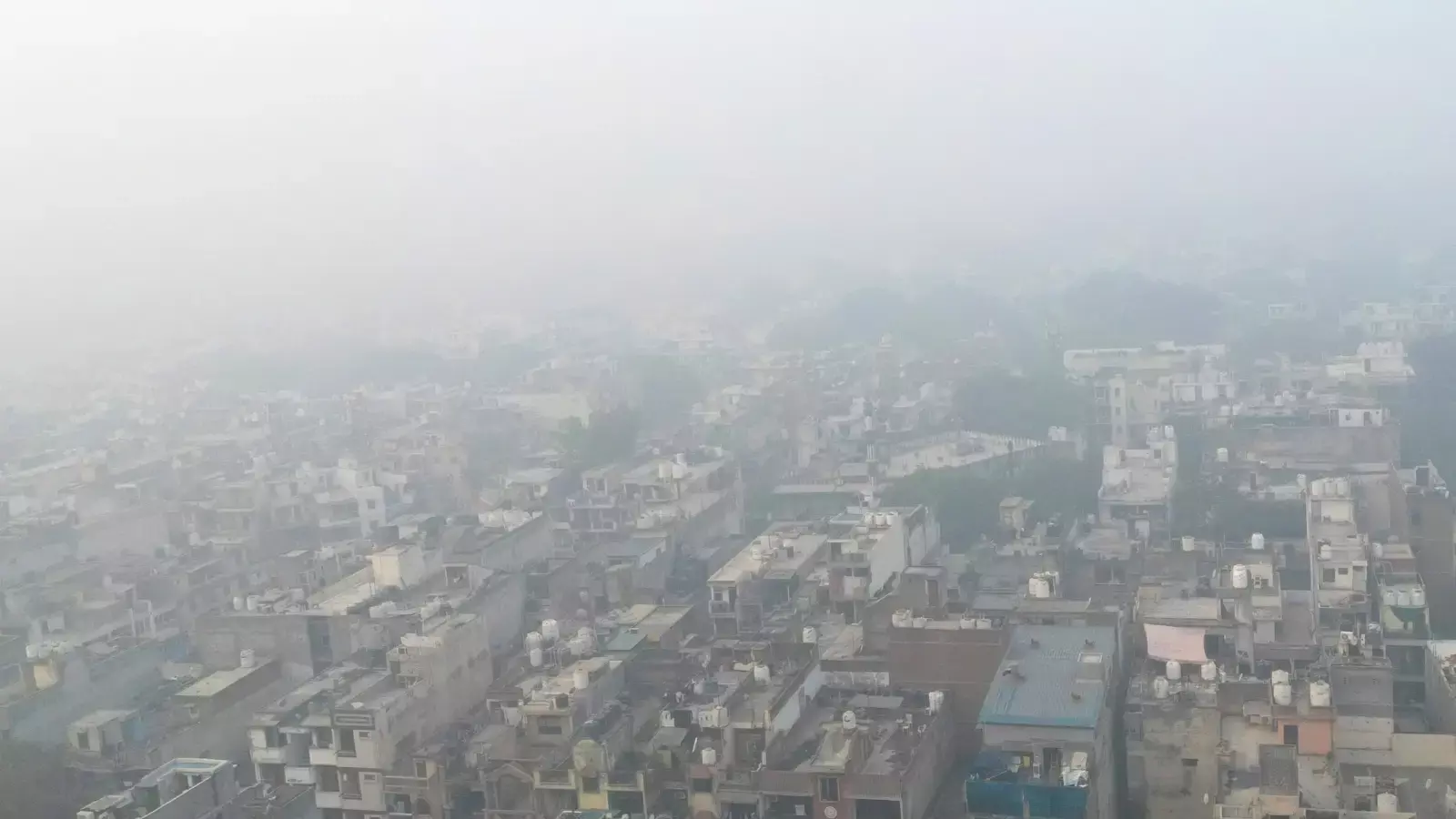 Air Pollution : రాజధానిలో కొనసాగుతున్న వాయు కాలుష్యం..
