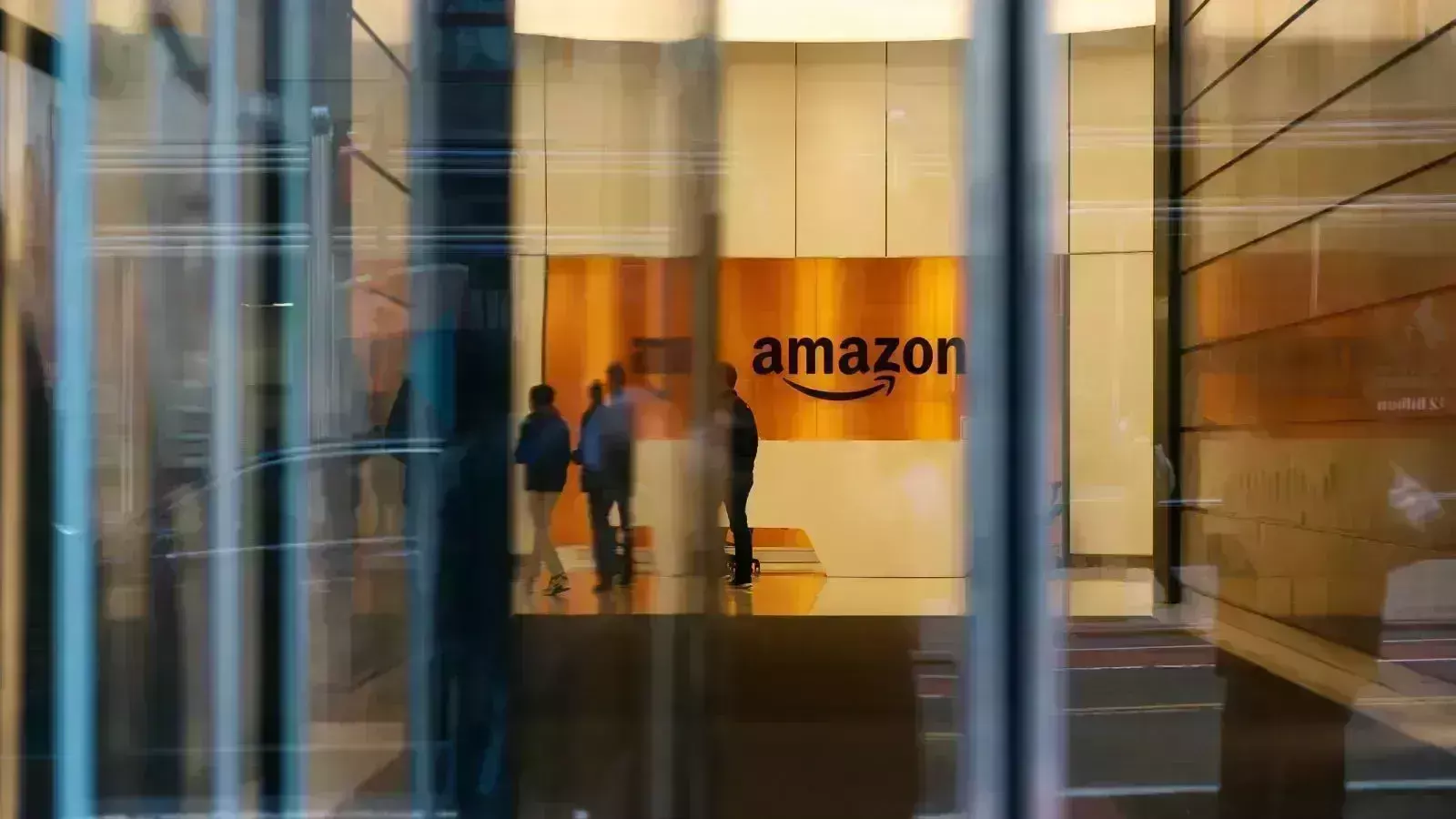 Amazon :  1,800కి పైగా ఇంజినీర్లపై అమెజాన్‌ వేటు..