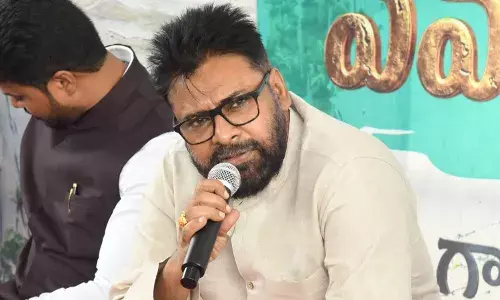 Pawan Kalyan : బుద్ధి మార్చుకోండి.. వైసీపీకి పవన్ తీవ్ర హెచ్చరిక Pawan Kalyan : బుద్ధి మార్చుకోండి.. వైసీపీకి పవన్ తీవ్ర హెచ్చరిక