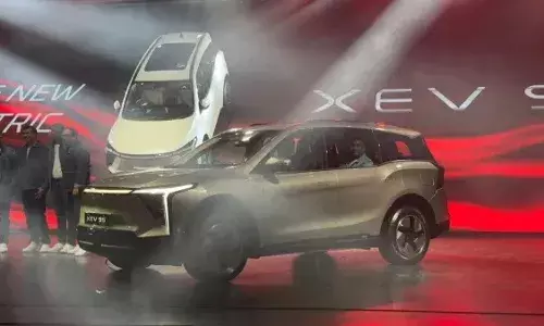Mahindra XEV 9S : మహింద్రా XEV 9S లాంచ్..7 సీట్ల ఎలక్ట్రిక్ కారు ధర రూ.19.95 లక్షలే. Mahindra XEV 9S : మహింద్రా XEV 9S లాంచ్..7 సీట్ల ఎలక్ట్రిక్ కారు ధర రూ.19.95 లక్షలే.