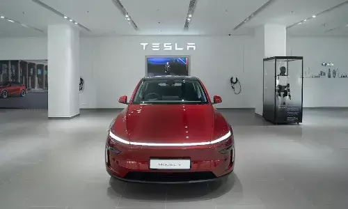 Tesla : టెస్లా సెన్సేషన్.. గురుగ్రామ్లో తొలి ఆల్-ఇన్-వన్ సెంటర్ ప్రారంభం. Tesla : టెస్లా సెన్సేషన్.. గురుగ్రామ్లో తొలి ఆల్-ఇన్-వన్ సెంటర్ ప్రారంభం.