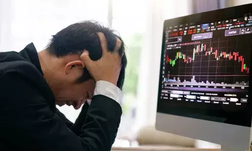 Stock Market Scam : 4 ఏళ్లు నమ్మించి, షేర్ మార్కెట్ పేరుతో వృద్ధుడికి రూ.35కోట్ల కుచ్చుటోపీ పెట్టిన బ్రోకరేజ్ సంస్థ.