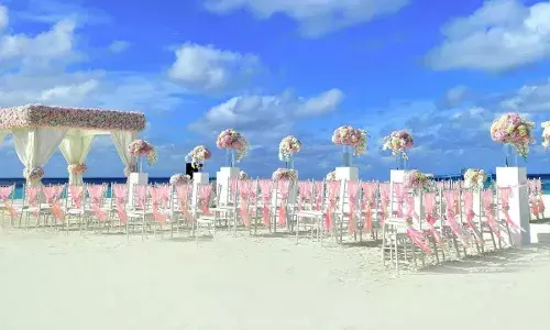 Destination Wedding : బడ్జెట్లో డెస్టినేషన్ వెడ్డింగ్..కల నెరవేర్చుకోవడానికి సింపుల్ చిట్కాలు. Destination Wedding : బడ్జెట్లో డెస్టినేషన్ వెడ్డింగ్..కల నెరవేర్చుకోవడానికి సింపుల్ చిట్కాలు.