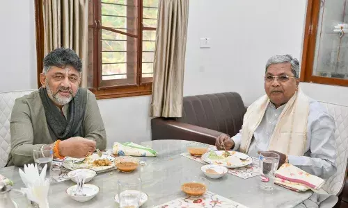 KARNATAKA: అప్పుడు.. ఇప్పుడు..ఎప్పుడూ.. కలిసే..