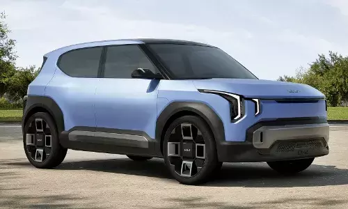 Kia EV2 : సింగిల్ ఛార్జ్తో 400 కి.మీ రేంజ్..ఈ కారు పక్కా మిడిల్ క్లాస్ వాళ్ల కోసమే. Kia EV2 : సింగిల్ ఛార్జ్తో 400 కి.మీ రేంజ్..ఈ కారు పక్కా మిడిల్ క్లాస్ వాళ్ల కోసమే.