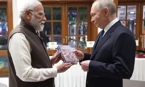 Modi-Putin: పుతిన్‌కు స్పెషల్ గిఫ్ట్ ఇచ్చిన మోడీ..