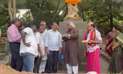 ఎస్పీబీ విగ్రహంపై ఎందుకీ రచ్చ..? ఎస్పీబీ విగ్రహంపై ఎందుకీ రచ్చ..?