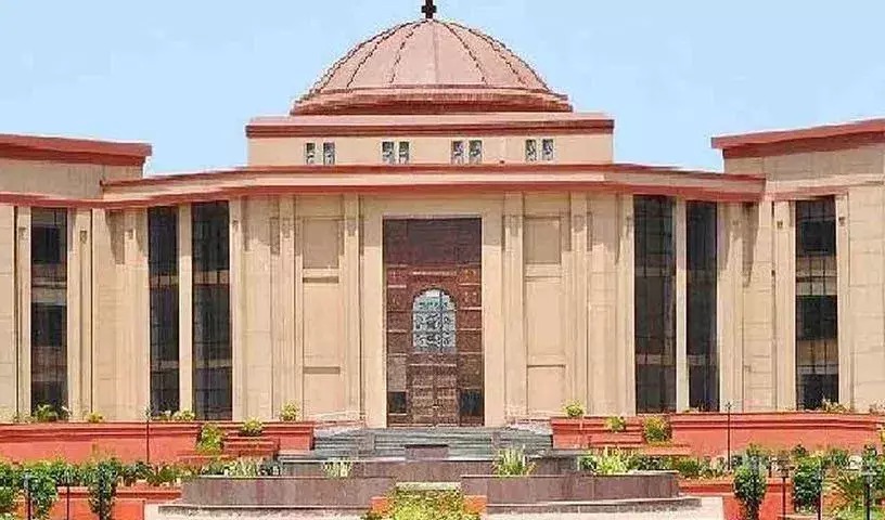 Chhattisgarh High Court : ఆత్మహత్య చేసుకుంటానని బెదిరించడం క్రూరత్వమే: హైకోర్టు సంచలనం Chhattisgarh High Court : ఆత్మహత్య చేసుకుంటానని బెదిరించడం క్రూరత్వమే: హైకోర్టు సంచలనం