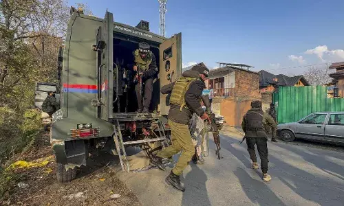 JK Forest: జమ్ముకాశ్మీర్‌లో ఉగ్ర స్థావరంపై స్పెషల్ పోలీసుల దాడులు..