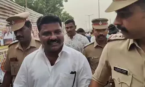 Vijay: పుదుచ్చేరి విజయ్ సభలో గన్ కలకలం.. Vijay: పుదుచ్చేరి విజయ్ సభలో గన్ కలకలం..