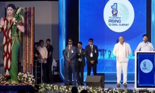 TG: కలెక్టరేట్లలో తెలంగాణ తల్లి విగ్రహావిష్కరణ