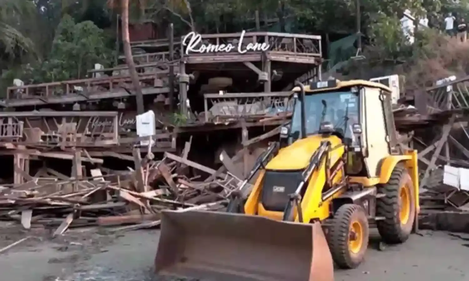 Goa: బిర్చ్ అగ్నిప్రమాదం తర్వాత అన్ని అక్రమ క్లబ్బులు, భవనాలు కూల్చివేత: సీఎం ఆదేశం