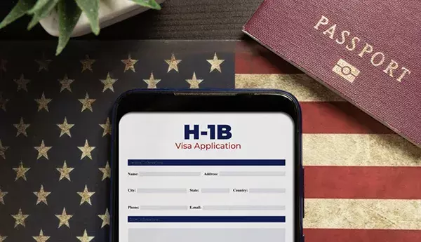 Social Media Accounts : విదేశీయులు ఐదేండ్ల సోషల్‌ మీడియా ఖాతాలు చూపాల్సిందే