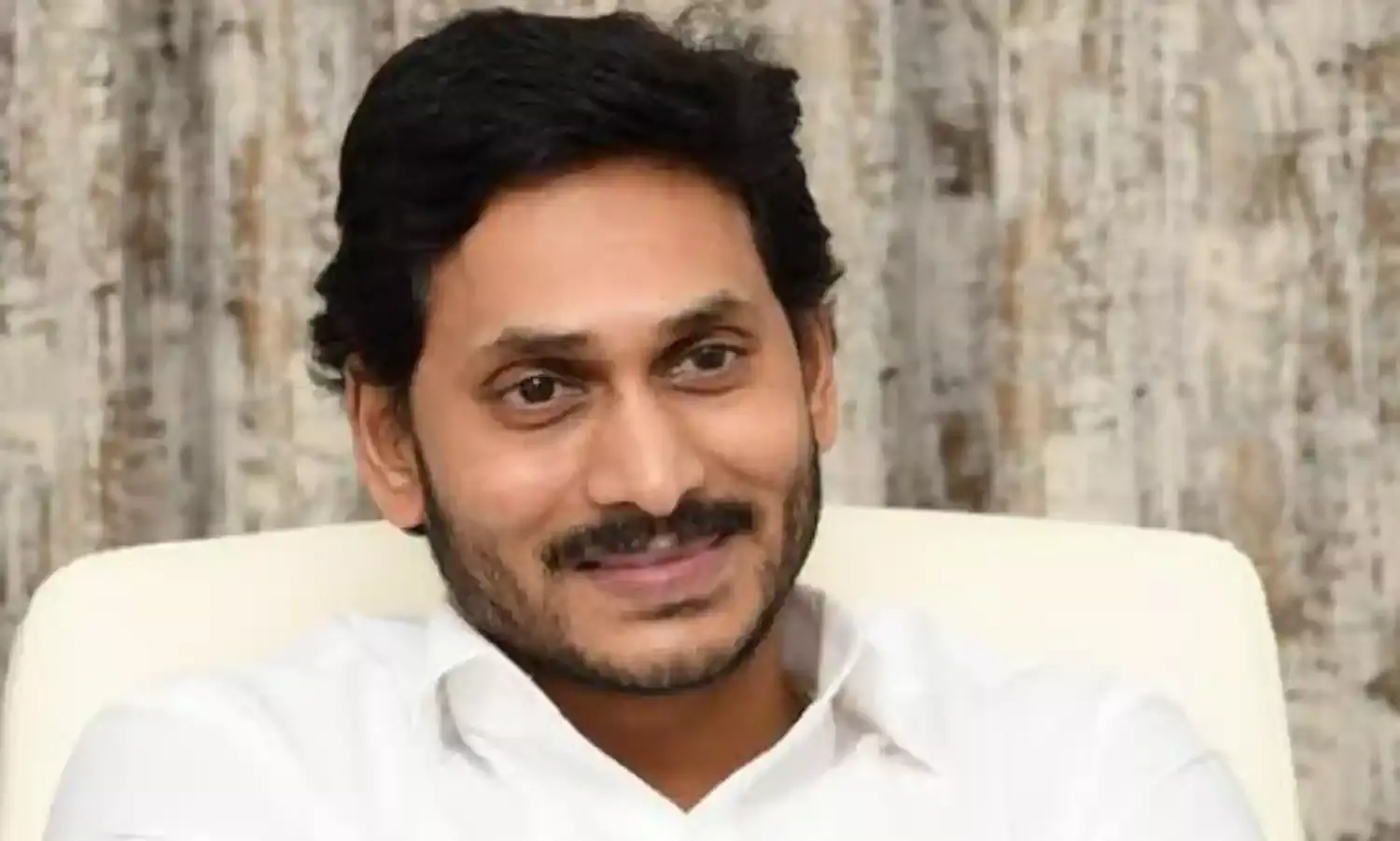 YS Jagan : దిగజారిపోతున్న జగన్.. అధికారులంటే లెక్క లేదా. YS Jagan : దిగజారిపోతున్న జగన్.. అధికారులంటే లెక్క లేదా.