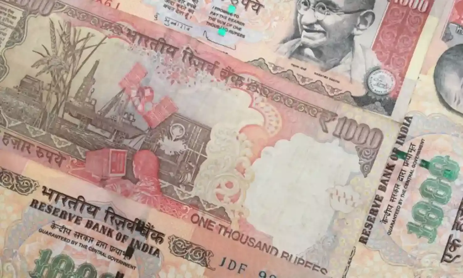 Delhi: కోట్ల రూపాయల రద్దైన నోట్లు.. పోలీసులు స్వాధీనం.. Delhi: కోట్ల రూపాయల రద్దైన నోట్లు.. పోలీసులు స్వాధీనం..