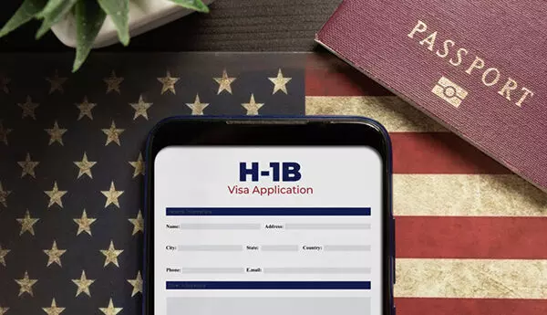 Social Media Accounts : విదేశీయులు ఐదేండ్ల సోషల్ మీడియా ఖాతాలు చూపాల్సిందే Social Media Accounts : విదేశీయులు ఐదేండ్ల సోషల్ మీడియా ఖాతాలు చూపాల్సిందే