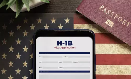 Social Media Accounts : విదేశీయులు ఐదేండ్ల సోషల్‌ మీడియా ఖాతాలు చూపాల్సిందే