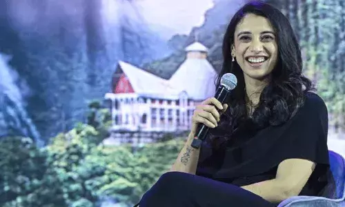 Smriti Mandhana: సమస్యల్ని పక్కన పెట్టి, సాధించాల్సిన వాటిపై దృష్టి పెట్టండి: స్మృతి Smriti Mandhana: సమస్యల్ని పక్కన పెట్టి, సాధించాల్సిన వాటిపై దృష్టి పెట్టండి: స్మృతి