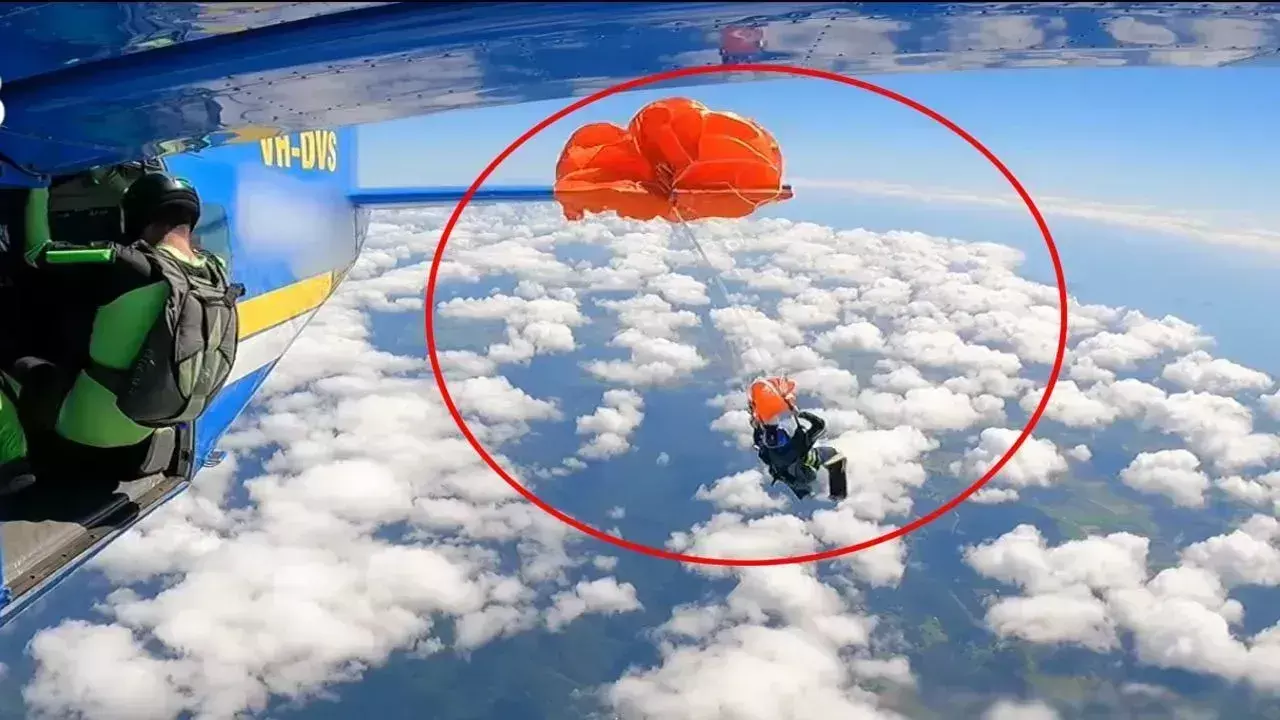 Skydiver: విమానం తోకకు చుట్టుకున్న పారాచూట్.. గాల్లో వేలాడిన స్కైడైవర్.. Skydiver: విమానం తోకకు చుట్టుకున్న పారాచూట్.. గాల్లో వేలాడిన స్కైడైవర్..
