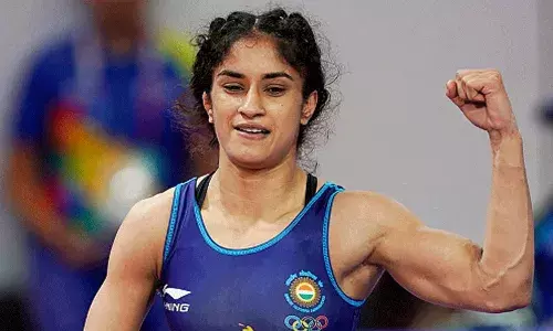 Vinesh Phogat: ఒలింపిక్ పతక కలను సాకారం చేసుకునేందుకు మరోసారి బరిలోకి.. Vinesh Phogat: ఒలింపిక్ పతక కలను సాకారం చేసుకునేందుకు మరోసారి బరిలోకి..