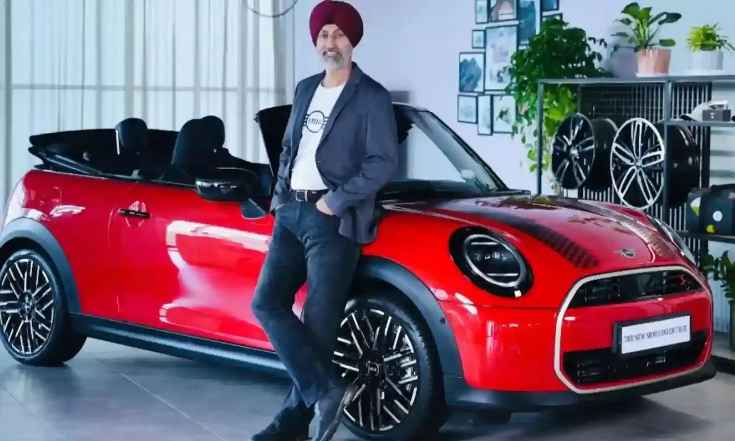 MINI Cooper : 18 సెకన్లలో మాయమయ్యే రూఫ్..రెండు సీట్లు, గంటకు 240కిమీ..హే మిని అనగానే వచ్చేసే కారు. MINI Cooper : 18 సెకన్లలో మాయమయ్యే రూఫ్..రెండు సీట్లు, గంటకు 240కిమీ..హే మిని అనగానే వచ్చేసే కారు.