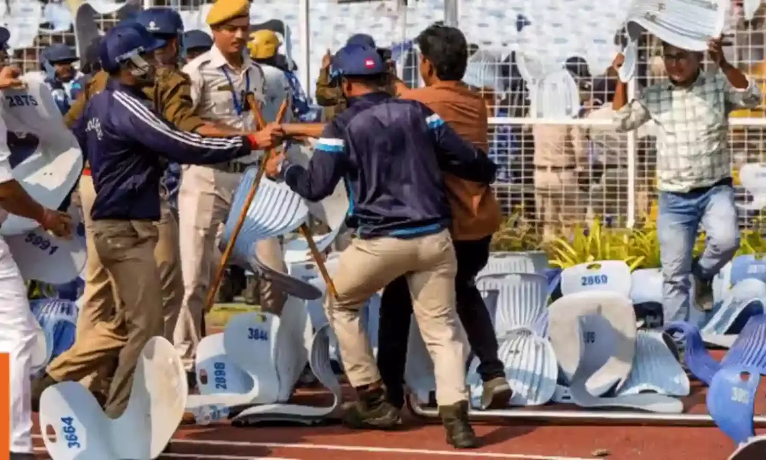 Messi India Visit: కోపంగా ఉన్న కోల్కతా అభిమానులు.. టికెట్ డబ్బులు తిరిగి చెల్లిస్తామన్న నిర్వాహకుడు.. Messi India Visit: కోపంగా ఉన్న కోల్కతా అభిమానులు.. టికెట్ డబ్బులు తిరిగి చెల్లిస్తామన్న నిర్వాహకుడు..