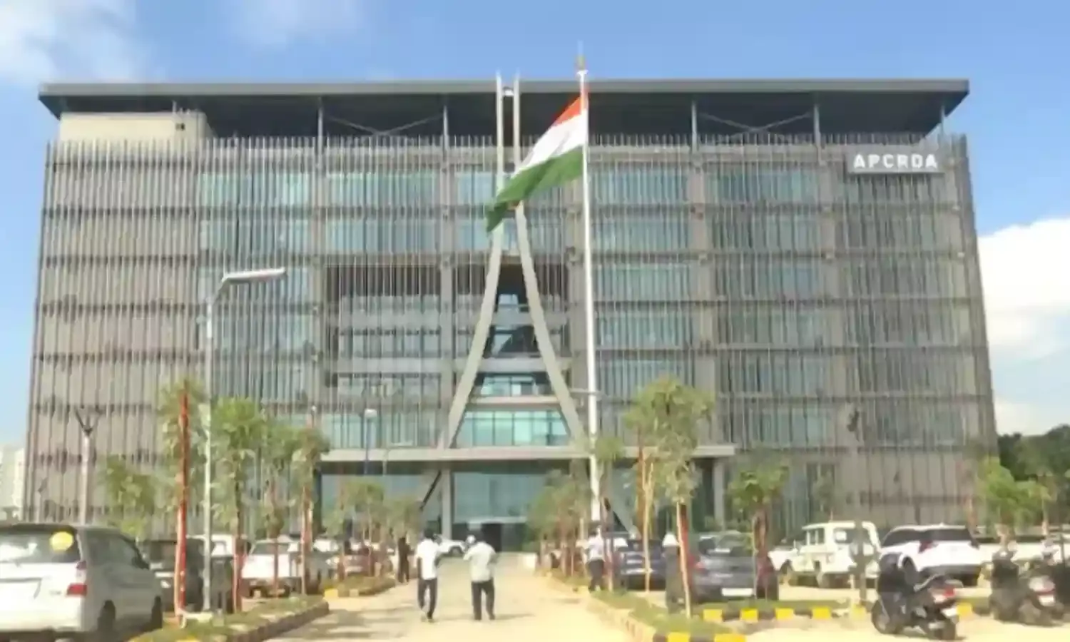 AMARAVATHI: భూమి లేని పేదలకు పింఛన్..నెలకు రూ.5 వేలు AMARAVATHI: భూమి లేని పేదలకు పింఛన్..నెలకు రూ.5 వేలు