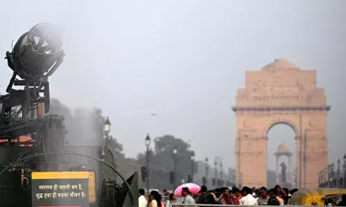 Delhi Air Pollution: ఢిల్లీలో తీవ్ర స్థాయికి వాయు కాలుష్యం Delhi Air Pollution: ఢిల్లీలో తీవ్ర స్థాయికి వాయు కాలుష్యం