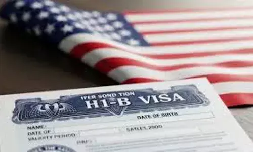 H-1B Visa: మళ్లీ హెచ్-1బీ వీసా ఫీజు పెంపు.. తీవ్రంగా మండిపడిన అమెరికాలోని 20 రాష్ట్రాలు.. H-1B Visa: మళ్లీ హెచ్-1బీ వీసా ఫీజు పెంపు.. తీవ్రంగా మండిపడిన అమెరికాలోని 20 రాష్ట్రాలు..