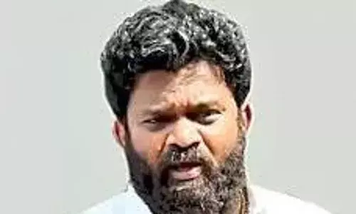 YSRCP : బోరుగడ్డ అనిల్ విషయంలో ఇరుక్కున్న వైసీపీ YSRCP : బోరుగడ్డ అనిల్ విషయంలో ఇరుక్కున్న వైసీపీ