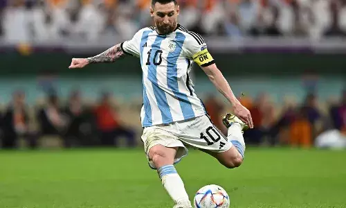 Messi’s Magic : మెస్సీ.. భారత యువతలో క్రీడా స్ఫూర్తి.. Messi’s Magic : మెస్సీ.. భారత యువతలో క్రీడా స్ఫూర్తి..