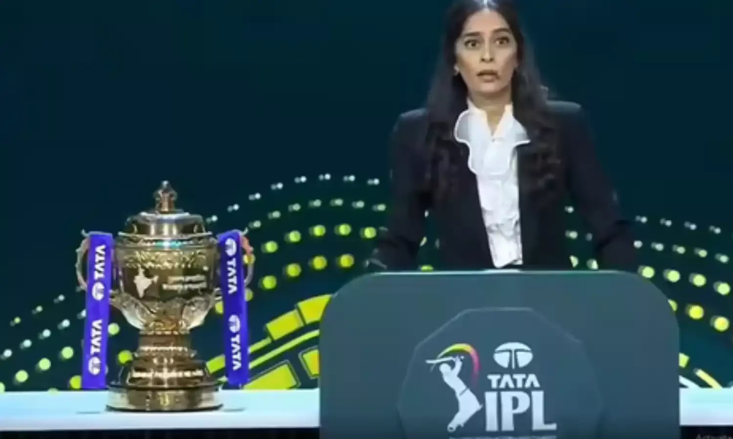 IPL: రేపే ఐపీఎల్ 2026 మినీ వేలం.. ఆ ఆటగాళ్లకు భారీ ధర IPL: రేపే ఐపీఎల్ 2026 మినీ వేలం.. ఆ ఆటగాళ్లకు భారీ ధర